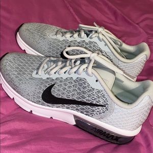 Nike Air Max Sequent 2